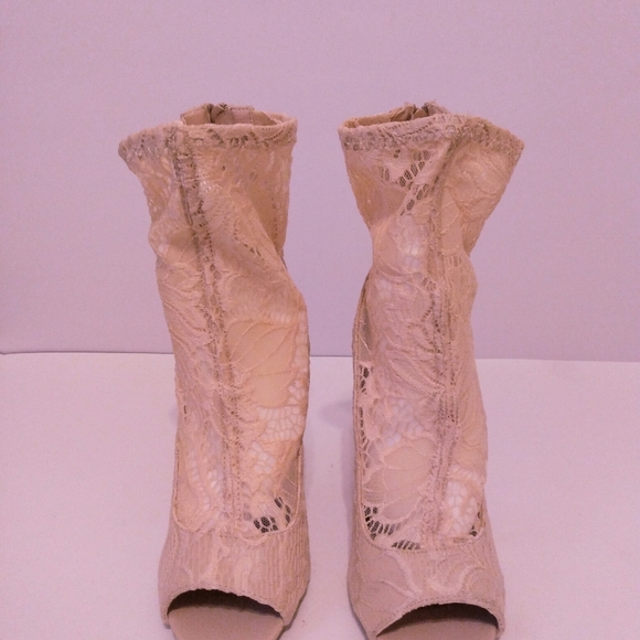 Qupid Pink Lace Fabric Zip Peep Toe Wedding Bridal Sock Boot 4 1/2" Heels sz 7 - Picture 2 of 8